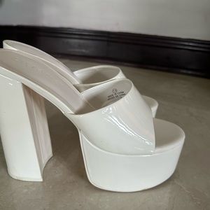 White Chunky heel